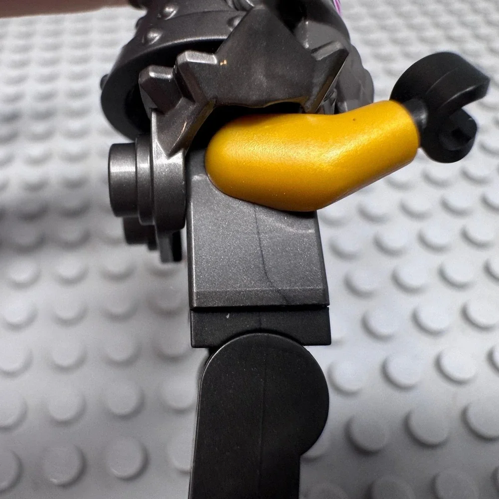 LEGO Minifigure Crystal King - 2 Arms Lord Ras Ninjago Dragon Rising Wolf Mask